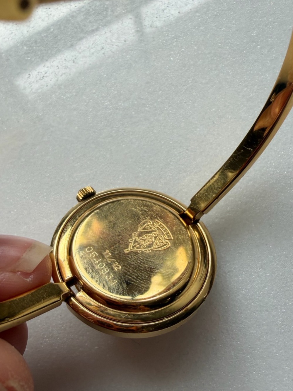 VIRAL🔥GUCCI watch interchangeable bezel circle bracelet watch gold tone Gucci - Picture 9 of 17